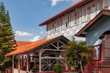 Melaka 'da canlı renkler ve detaylarla geleneksel mimari