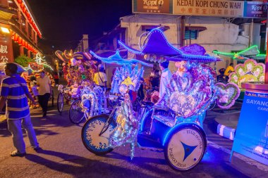 Malacca, Malezya - 22 Şubat 2014: Parlak süslemeler       