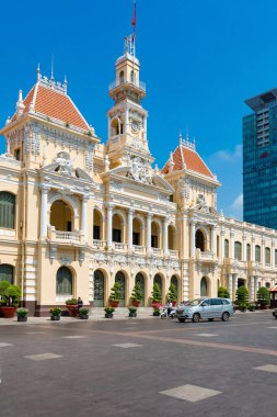 Geçmiş Toplantılar: Yeni Vietnam Skyline 'ına Karşı Koloni İhtişamı