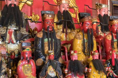 Phuket, Tayland - 14 Şubat 2018: Phuket, Tayland 'daki Bang Neow Tapınağı' nda Çin atalarının heykelleri