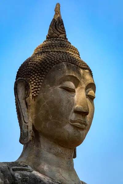 Wat Maha Tha ve mavi gökyüzü Tayland 'da