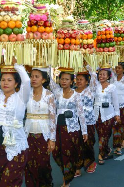 Bali Hindu Töreni, Endonezya Kültür Yürüyüşü, Geleneksel Teklif Festivali, Bali, Endonezya 