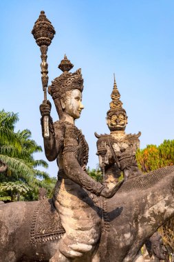 Buda Parkı 'ndaki taş heykeller, Xieng Khuan olarak da bilinir, 1958' de Luang Pu Bunleua Sulilat tarafından inşa edildi, bir Budist keşiş..