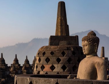 Java, Endonezya 'daki Budist Tapınağı Borobudur' ta heykel