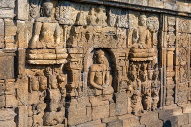 Endonezya 'daki Borobudur tapınağının antik yardım duvarı