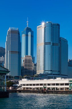 Hong Kong 'daki modern gökdelenler gökyüzü manzarası