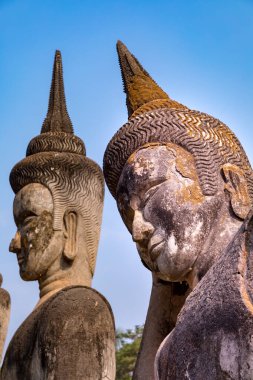 Buda Parkı 'ndaki taş heykeller, Xieng Khuan olarak da bilinir, 1958' de Luang Pu Bunleua Sulilat tarafından inşa edildi, bir Budist keşiş..
