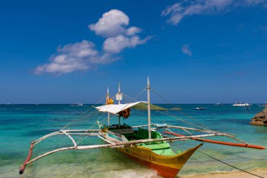 Tropik plaj sahnesi, Filipinler 'deki Boracay Adası, Beyaz Plaj.          