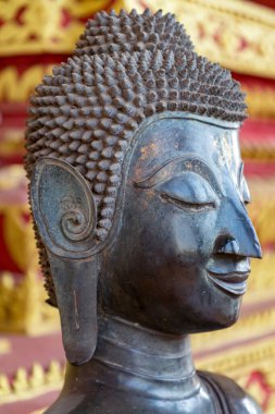 Vientiane 'deki Hor Phra Keo Tapınağı' ndaki antik Buda heykeli (Haw Phra Kaew olarak da bilinir), Laos. 