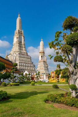 Wat Arun, Bangkok, Tayland - 03 Mart 2018: Wat Arun, Şafak Tapınağı, Chao Phraya Nehri.              