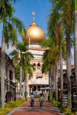 Singapur 'un Kampong Glam ilçesinin önemli bir simgesi olan Sultan Camii' nin (Mescidi Sultan) mimarisi.. 