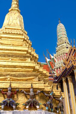 Prasat Phra Thep Bidon ve Altın Stupa Zümrüt Buda Tapınağı 'nda (Wat Phra Kaew), Büyük Saray, Bangkok, Tayland