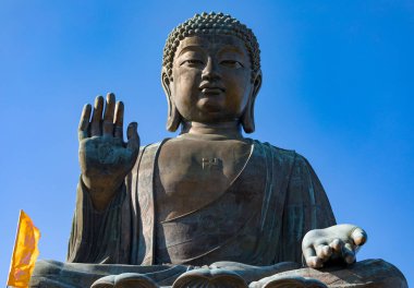 Lantau Adası, Hong Kong - 13 Ocak 2018: Lantau Adası 'ndaki 34 metre yüksekliğindeki Tian Tan Buddha.