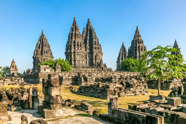 Antik Taş Nöbetçileri: Prambanan Majesteleri