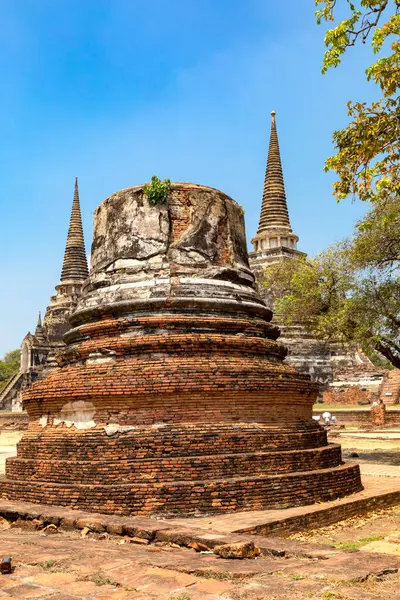 Wat Phra Si Santhe, Tayland 'daki Ayutthaya Tarihi Parkı içinde önemli bir tarihi tapınak.. 