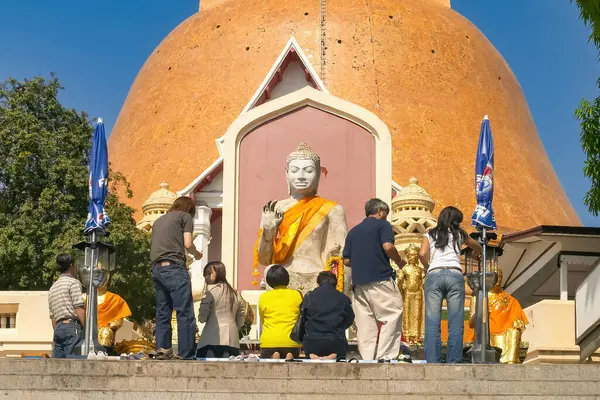 Tayland, Phra Pathom Chedi Tapınağı