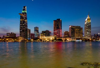 Ho Chi Minh Şehri Skyline, Vietnam Gece Kenti, Saigon Nehri Seyahat Varış Yeri
