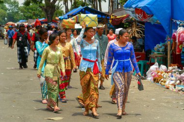 Bali Hindu Töreni, Endonezya Kültür Yürüyüşü, Geleneksel Kebaya Sarong, Bali, Endonezya 