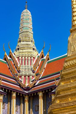 Prasat Phra Thep Bidon ve Altın Stupa Zümrüt Buda Tapınağı 'nda (Wat Phra Kaew), Büyük Saray, Bangkok, Tayland