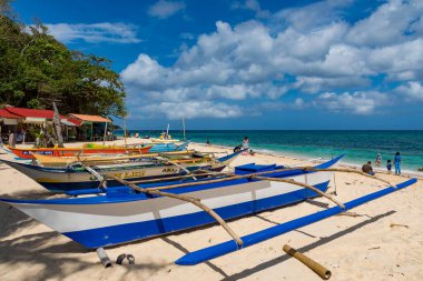 Filipinler, Boracay 'daki Puka Shell Plajı (Yapak Sahili).        