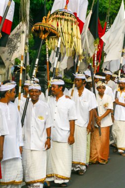 Canang Sari Teklif Geleneği Sokak, Bali, Endonezya 
