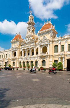 Ho Chi Minh Belediye Binası 'nın (Halk Komitesi Binası) Saat Kulesi
