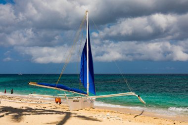 Filipinler, Boracay 'daki Puka Shell Plajı (Yapak Sahili).        