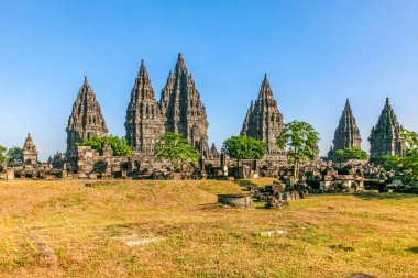 Binlerce Tapınağın Yankıları: Prambanan Taş Mirası, Yogyakarta, Endonezya