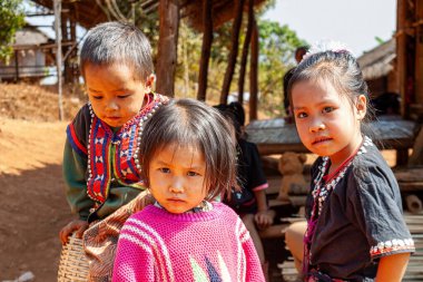 Hill Kabileleri, Chiang Rai, Tayland - 23 Ocak 2007: Lahu Tepesi kabilesinin kızları ve çocukları.