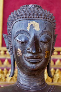 Vientiane 'deki Hor Phra Keo Tapınağı' ndaki antik Buda heykeli (Haw Phra Kaew olarak da bilinir), Laos. 