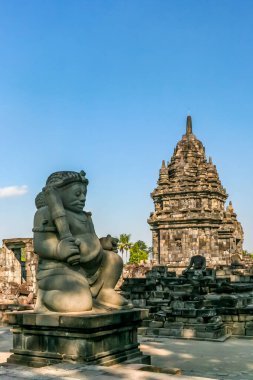 Endonezya, Yogyakarta 'daki Prambanan Tapınağı Kompleksi' ndeki eski heykel.