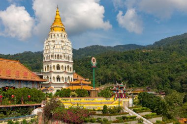 Malezya 'nın Penang kentindeki Kek Lok Si Tapınağı' nda 10 bin Buda Pagoda (Ban Po Thar)