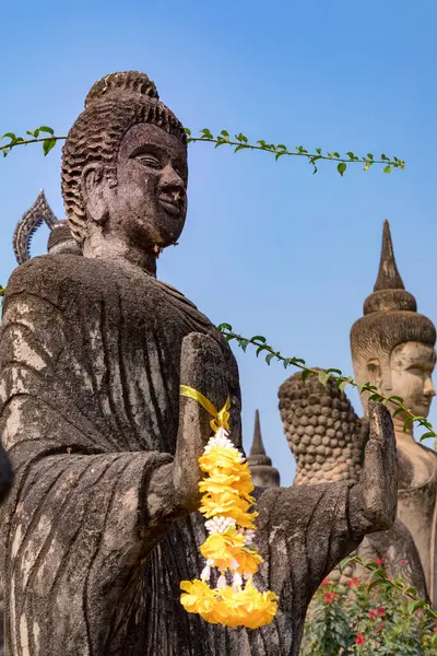 Buda Parkı 'ndaki taş heykeller, Xieng Khuan olarak da bilinir, 1958' de Luang Pu Bunleua Sulilat tarafından inşa edildi, bir Budist keşiş..