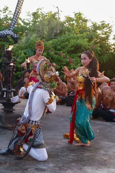 Endonezya Kültür Ayini, Canang Sari Teklif Geleneği, Bali, Endonezya 