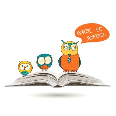 Okula dönelim. Klibin arka plan tasarımına tekrar hoş geldiniz. Kravat takmış akıllı bir baykuş ve iki küçük baykuş açık bir kitabın üzerinde ağaçta oturuyorlar. Vektör illüstrasyonu.