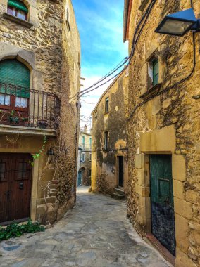 İspanya 'nın El Girones bölgesindeki Madremanya antik İspanyol köyü