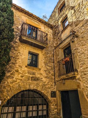İspanya 'nın El Girones bölgesindeki Madremanya antik İspanyol köyü