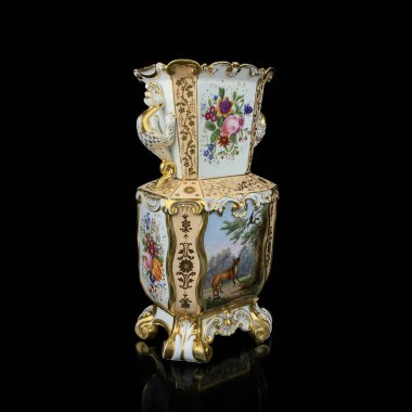 Hollanda resimli antik çiçek vazosu. Antika İngiliz porselenleri. Tabak boyama sanatı. Rönesans vazosu