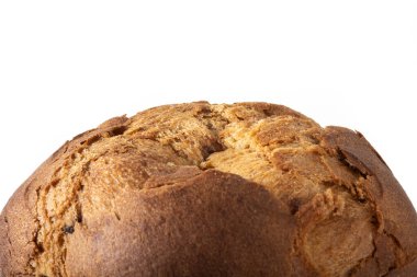 Beyaz arka planda izole edilmiş geleneksel Noel panettonunu kapat