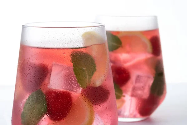 Raspberry Lemonade Drink Isolated White Background — Stockfoto