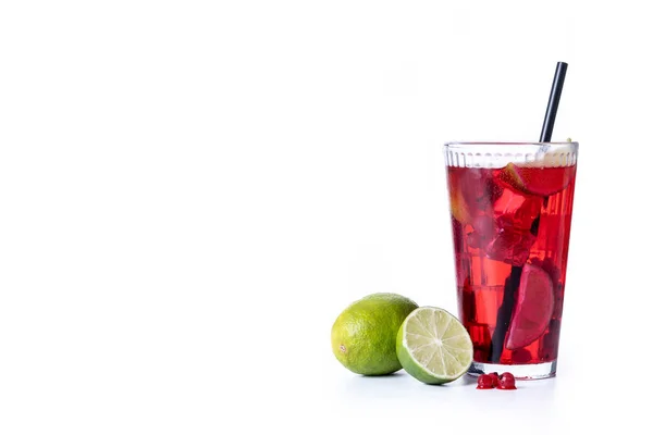 Cape Codder Cocktail Med Vodka Tranbärsjuice Och Lime Isolerad Vit — Stockfoto