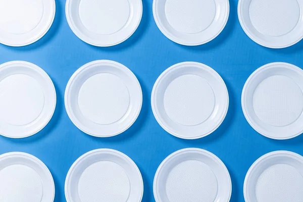 Patrón Plástico Desechable Sobre Fondo Azul — Foto de Stock