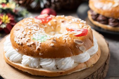 Bireysel Epifani Kek Roscon de Reyes Tahta masada krema