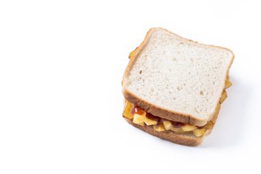 Geleneksel İngiliz cips butty (patates kızartması sandviçi) beyaz arka planda izole. Boşluğu kopyala