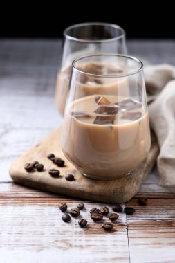 Geleneksel İrlanda kremalı kahve likörü.