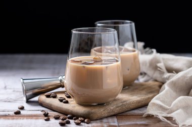 Geleneksel İrlanda kremalı kahve likörü.