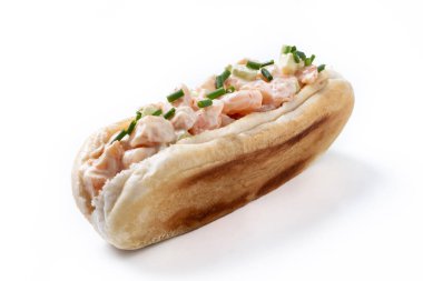 Istakoz rulosu beyaz arkaplanda izole