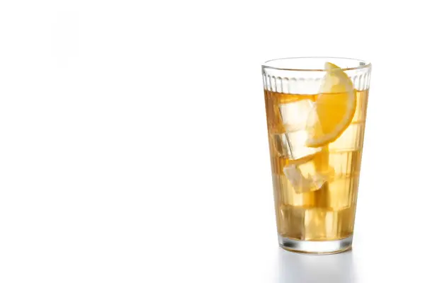 Highball Whiskey Med Läsk Och Citron Dryck Isolerad Vit Bakgrund — Stockfoto