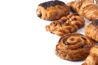 Beyaz arka planda izole edilmiş fırın hamur işleri. Boşluğu kopyala