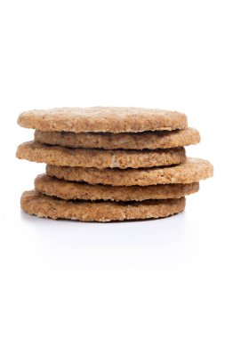 Beyaz arka plan üzerinde izole sağlıklı yulaf ezmeli kurabiye